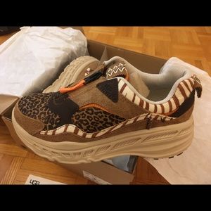 UGG CA805 Wild Thang size 8 US women’s